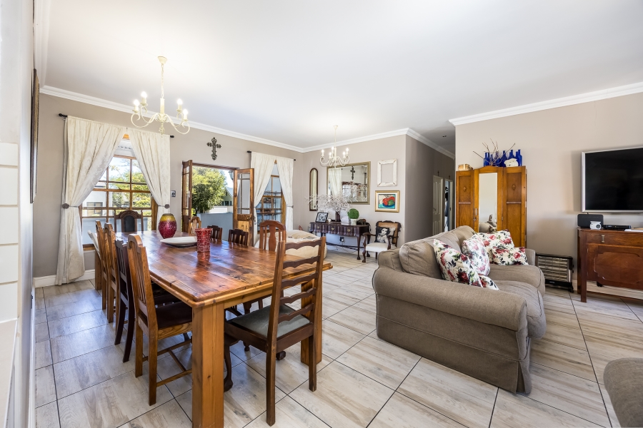 5 Bedroom Property for Sale in Graanendal Western Cape